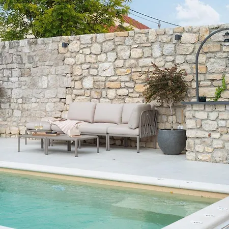 빌라 Luxury Marca Heated Pool 36m2 *