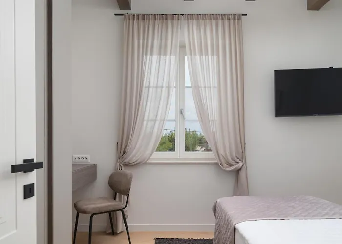 Luxury Marca Heated Pool 36m2