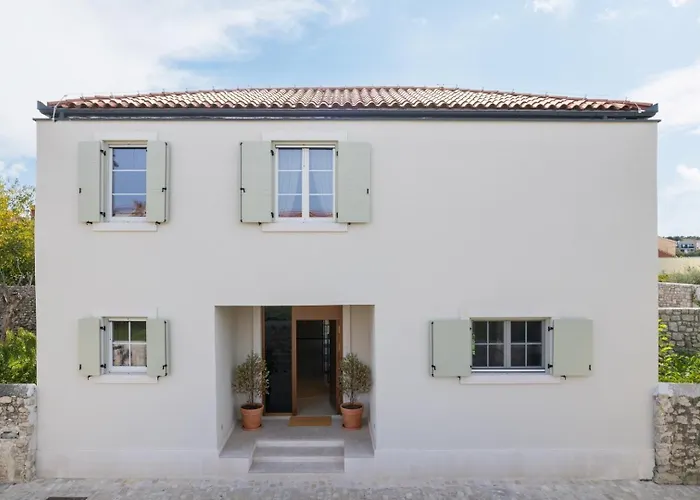 Luxury Marca Heated Pool 36m2 * Nin