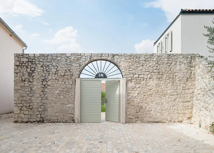 Luxury Marca Heated Pool 36m2 * Nin