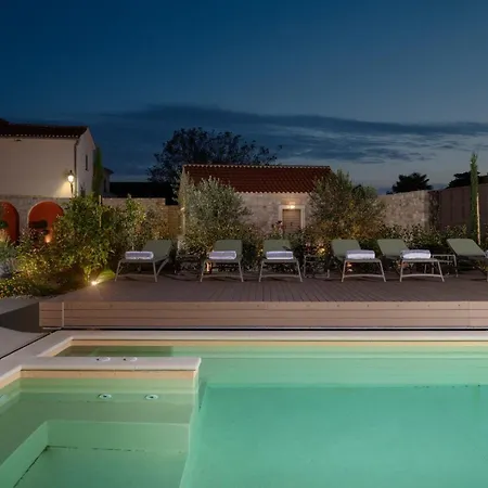 Luxury Marca Heated Pool 36m2