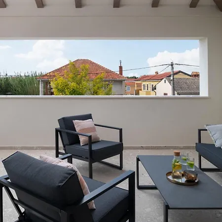 Luxury Marca Heated Pool 36m2 Nin