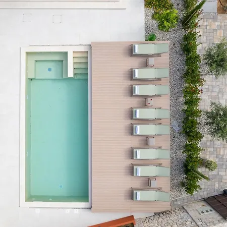 Luxury Marca Heated Pool 36m2 *