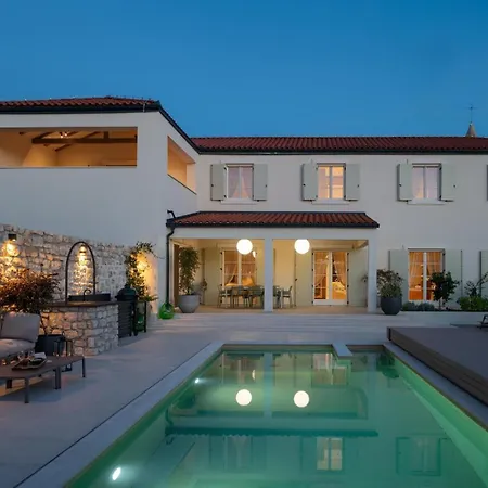 Luxury Marca Heated Pool 36m2 Villa Nin