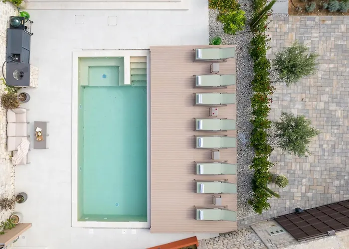 Luxury Marca Heated Pool 36m2 *